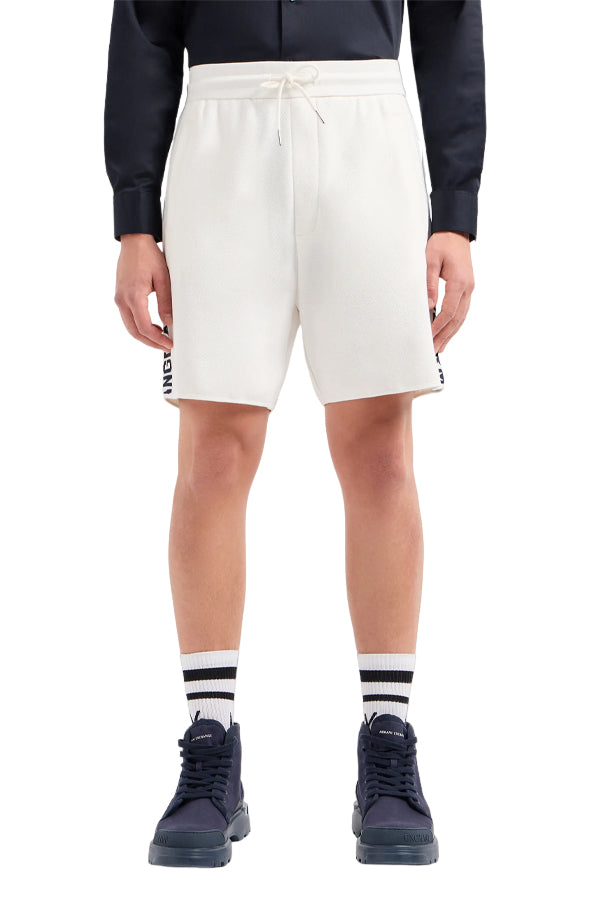 Shorts in tessuto jacquard con tape logo