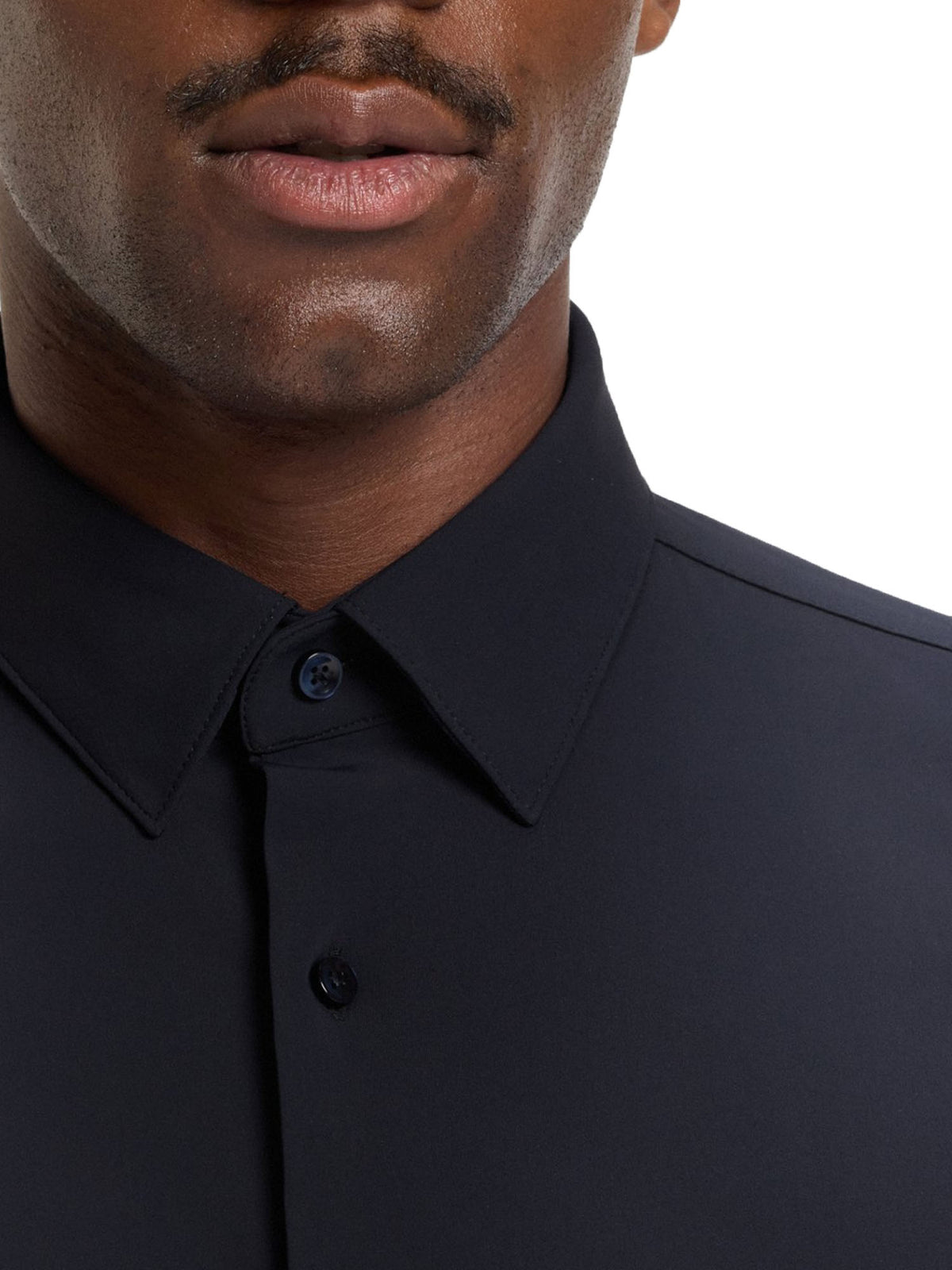 Camicia blu indaco Hank in tessuto stretch micro armatura con colletto Kent Camicia blu indaco Hank in tessuto stretch micro armatura con colletto Kent