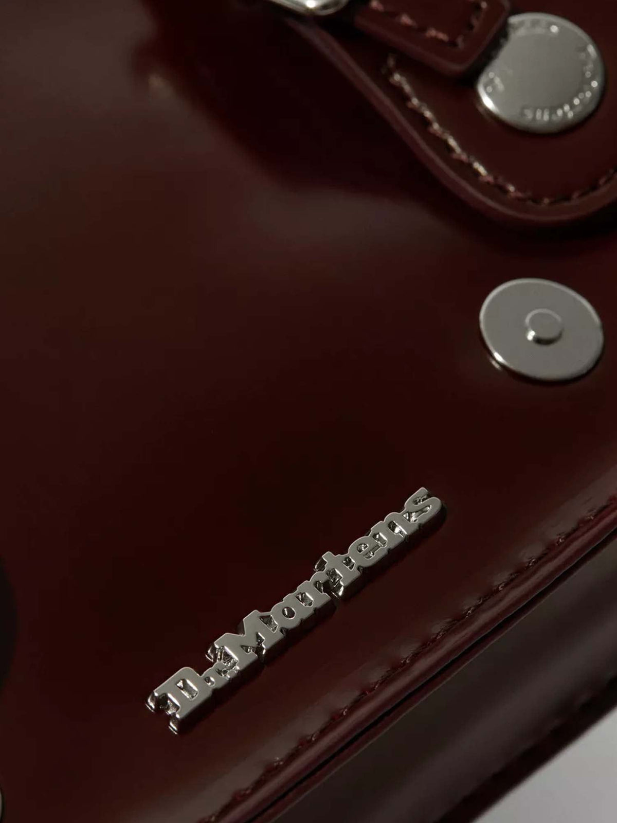 Dr. Martens Borsa a tracolla vegana da 7 pollici Rosso