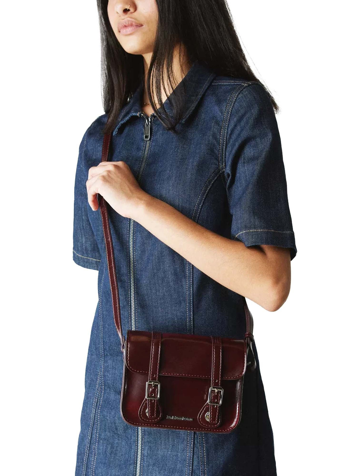 Dr. Martens Borsa a tracolla vegana da 7 pollici Rosso