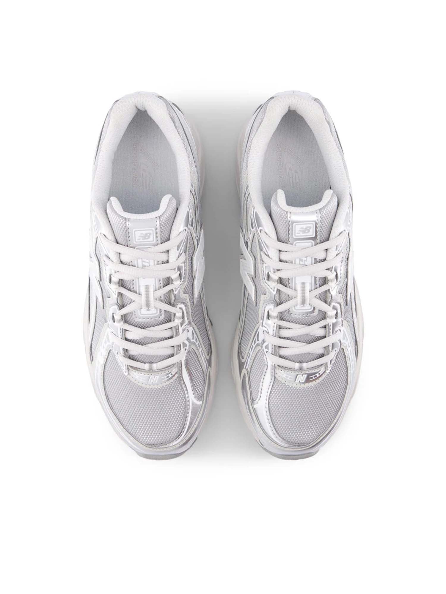 New Balance Scarpe 740 Argento