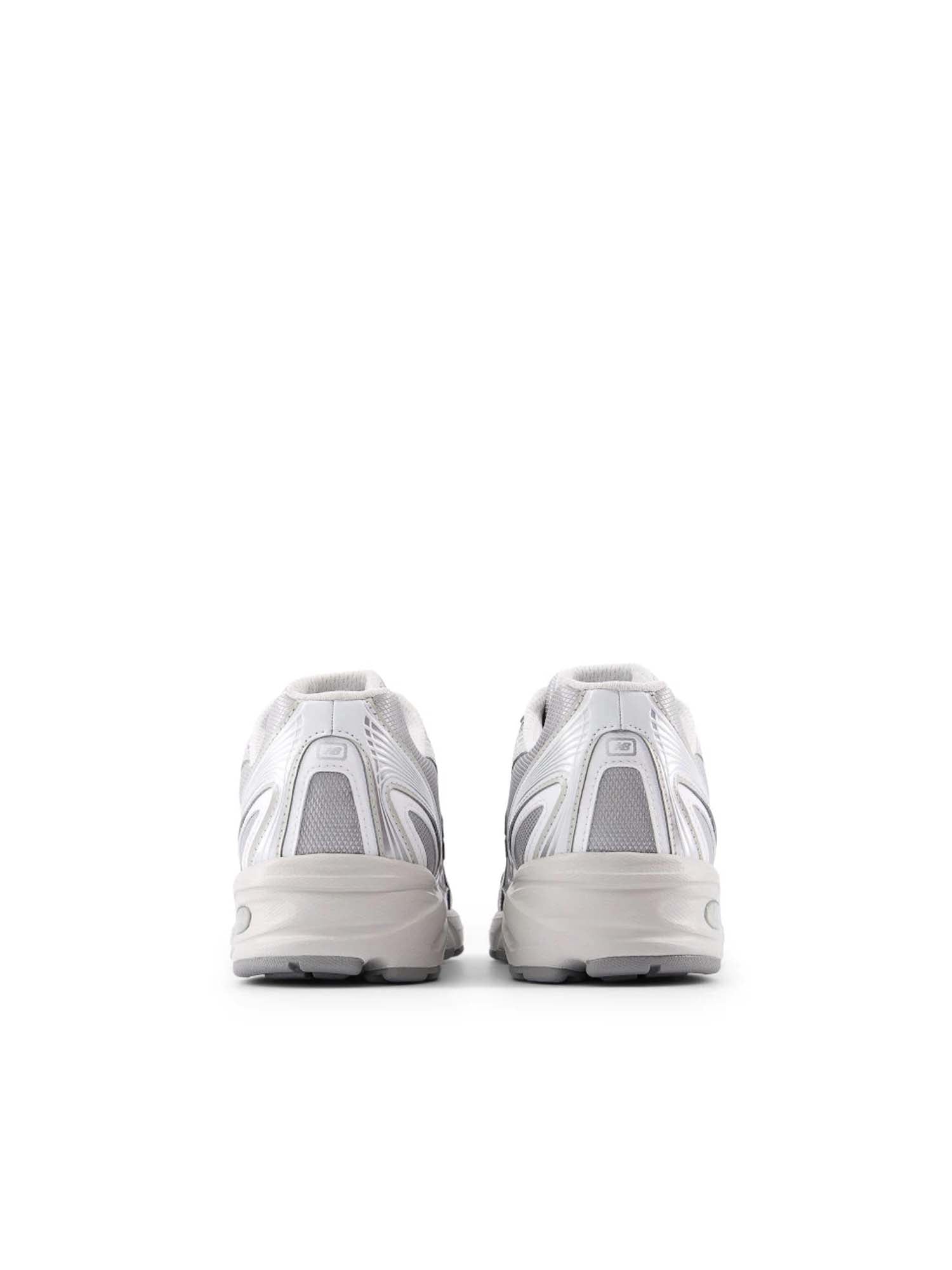 New Balance Scarpe 740 Argento