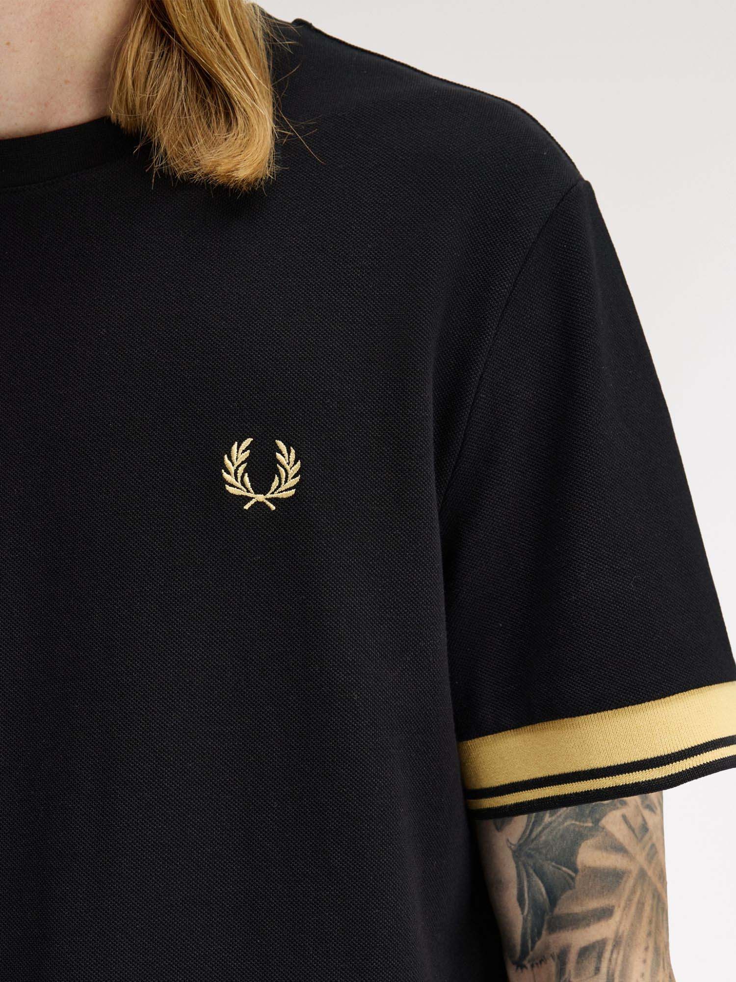 Fred Perry T-shirt con doppia riga sul bordo manica Nero