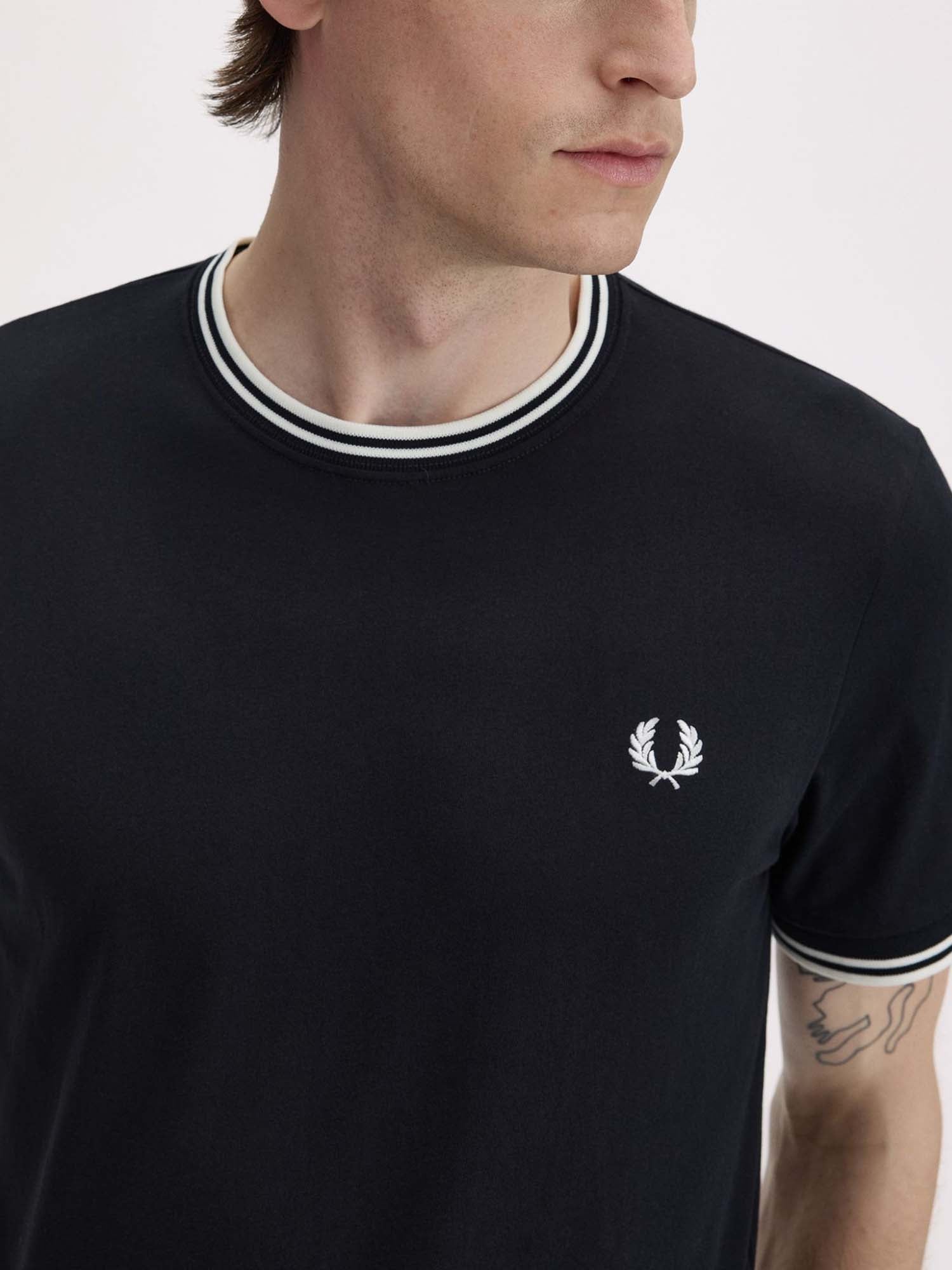 Fred Perry T-shirt con doppia riga Nero