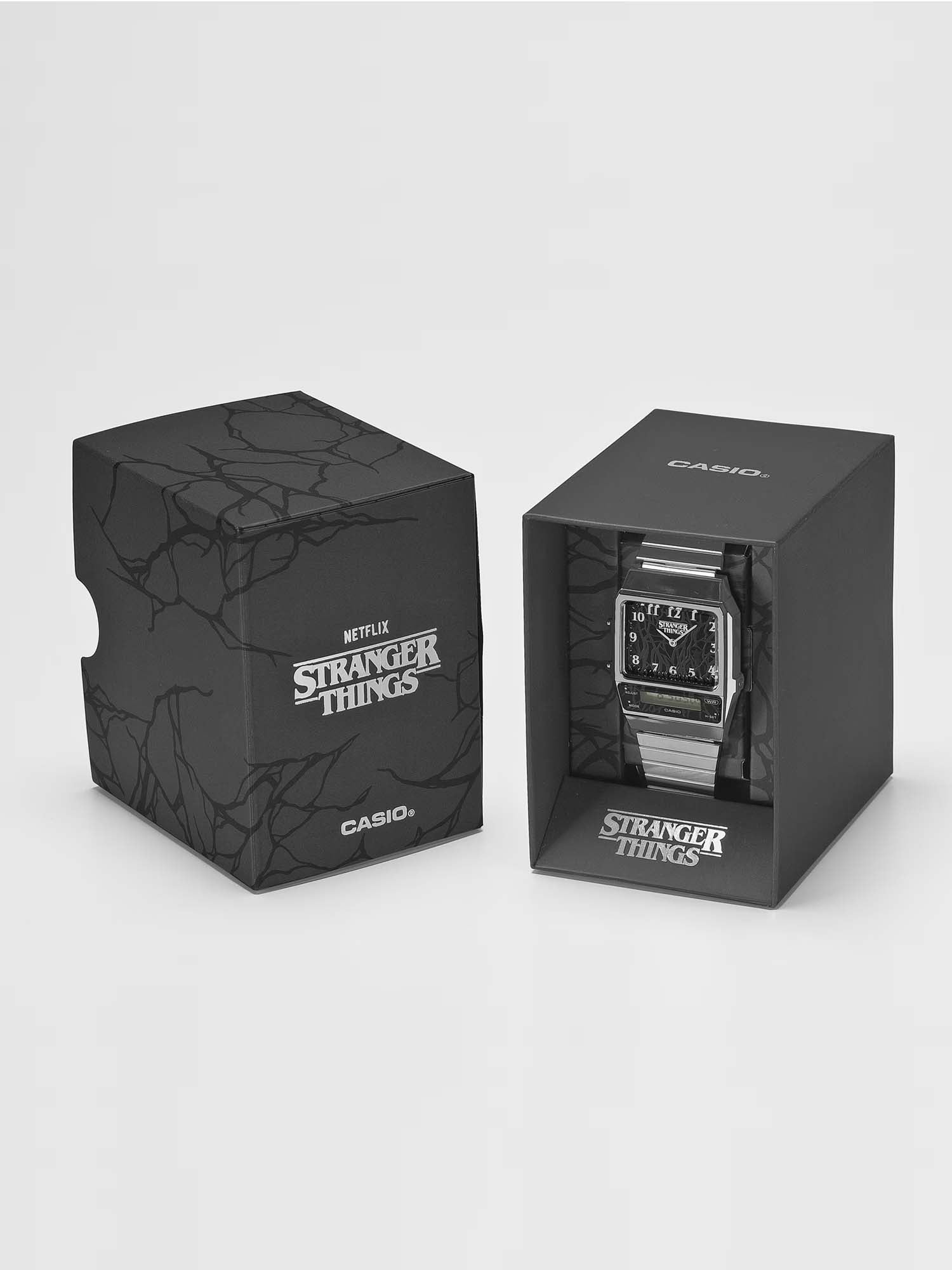 Casio Orologio Casio x Stranger Things AQ-800EST-1A Argento