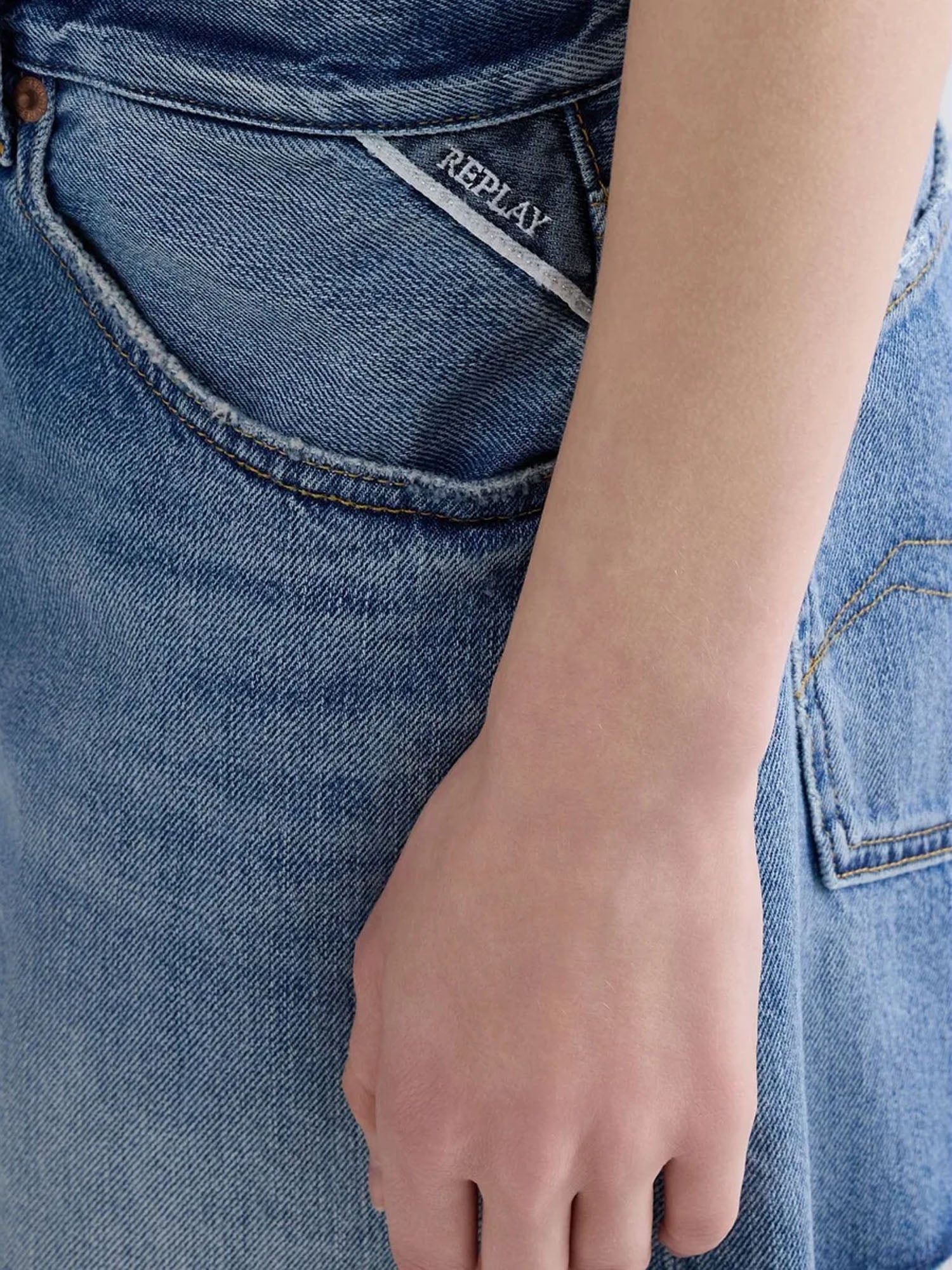 Replay Shorts Straight Fit in Denim Blu