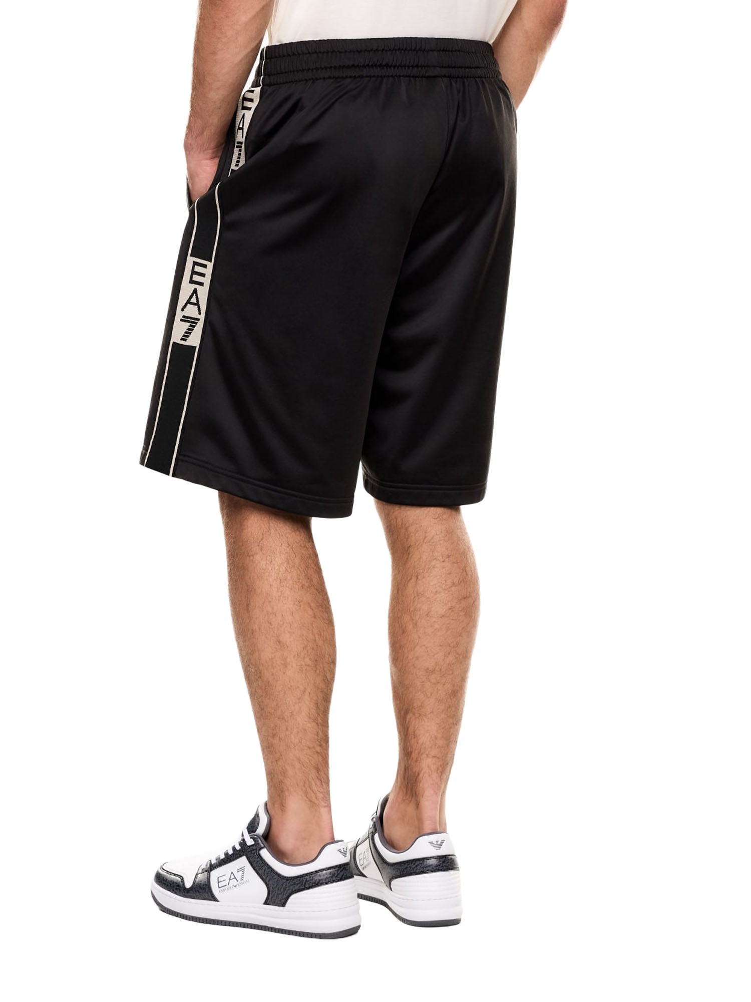 Ea7 Bermuda Graphic Series in Tessuto tecnico Nero