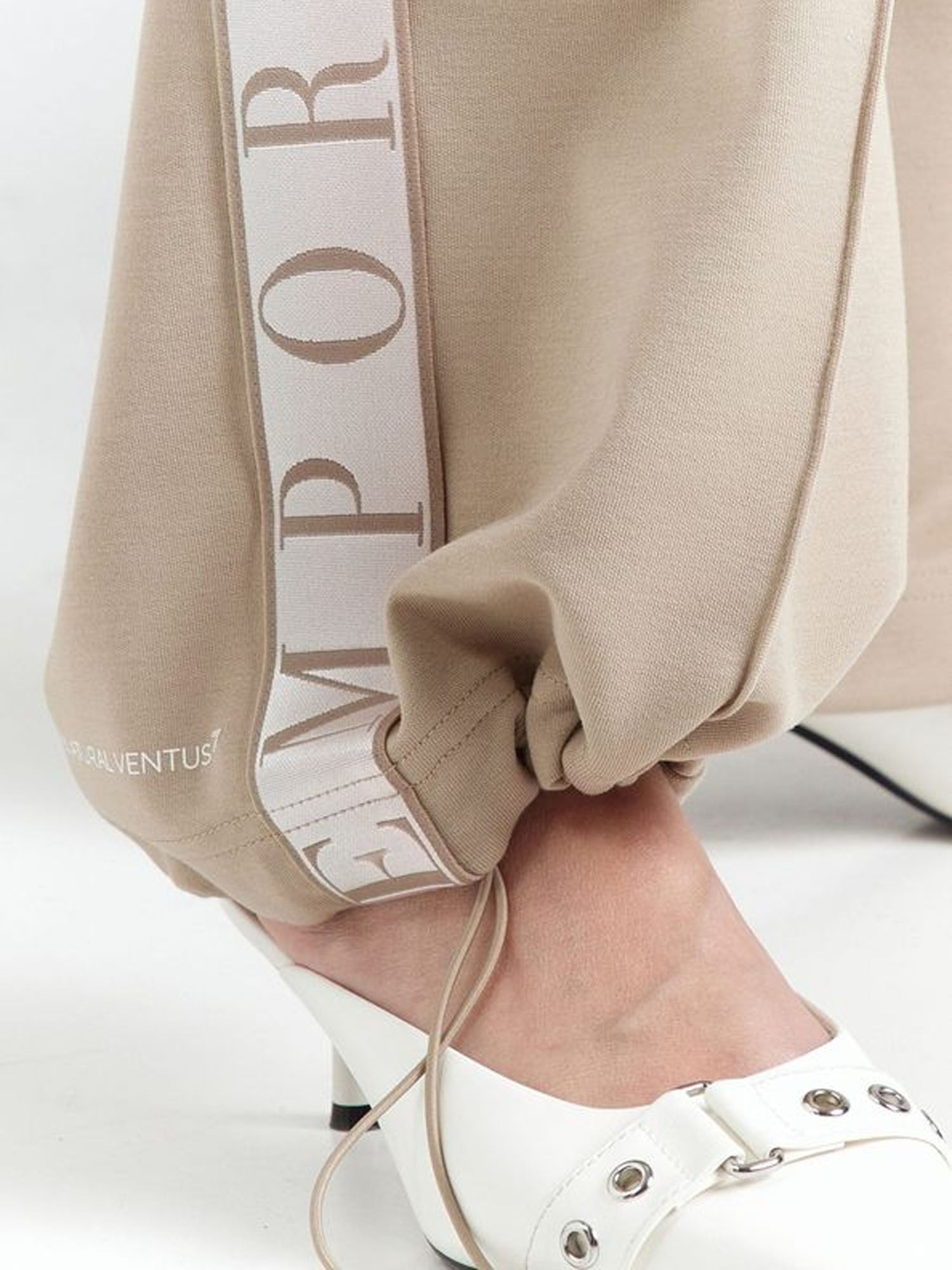 Ea7 Pantaloni Tuta Beige