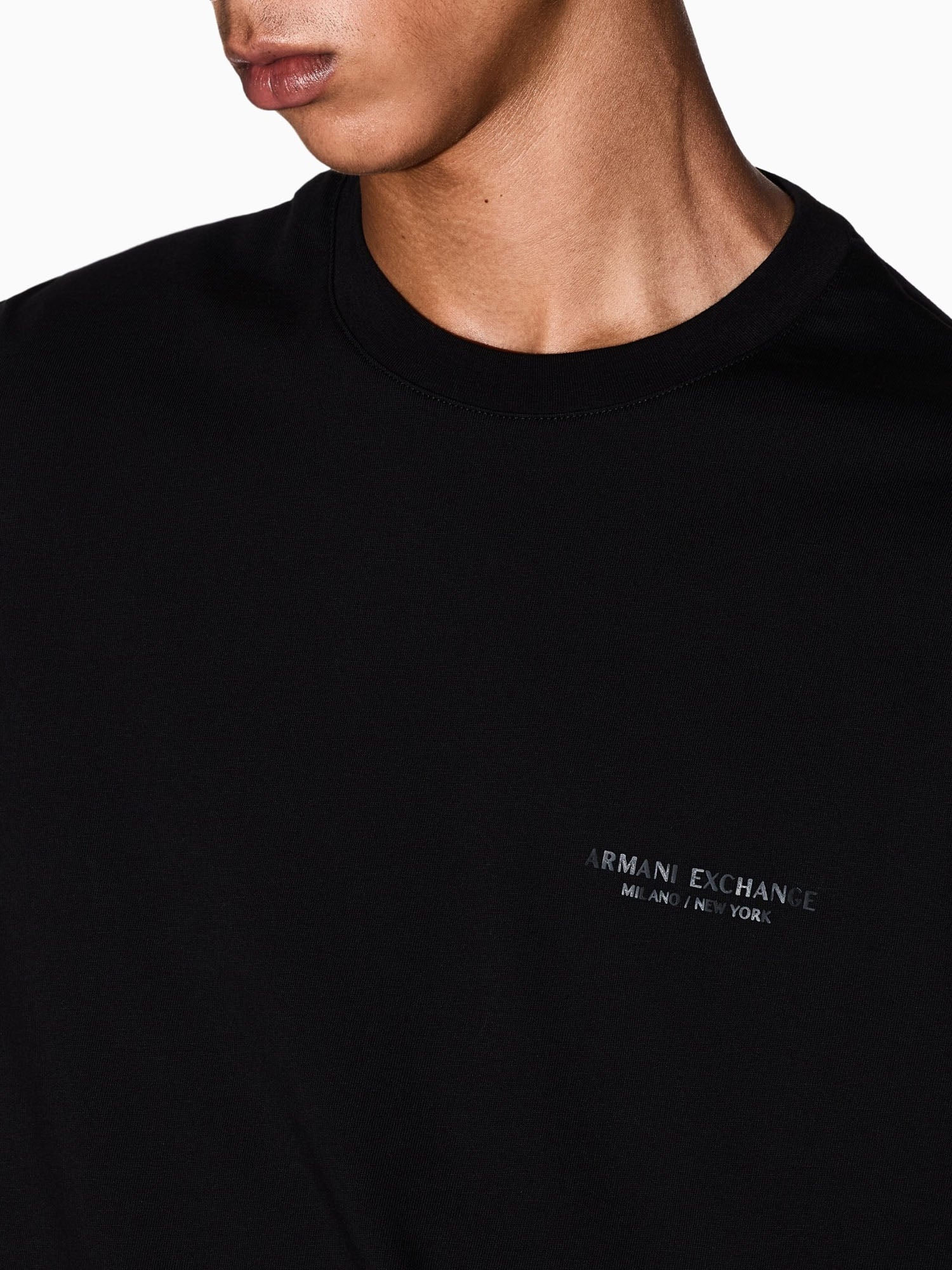 Armani Exchange T-shirt Regular Fit con Logo Nero