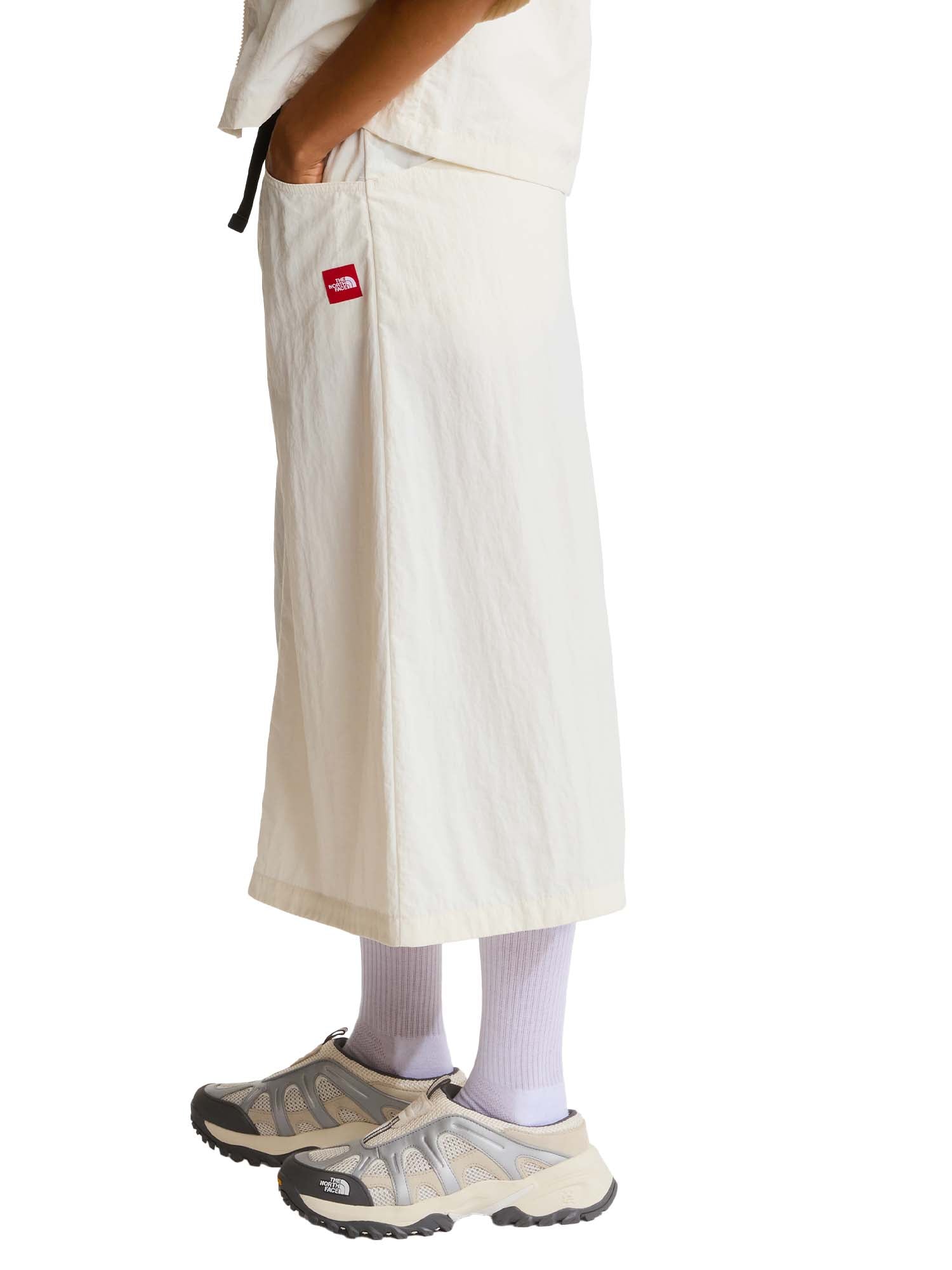 The North Face Gonna in nylon con cintura Red Box da donna Bianco