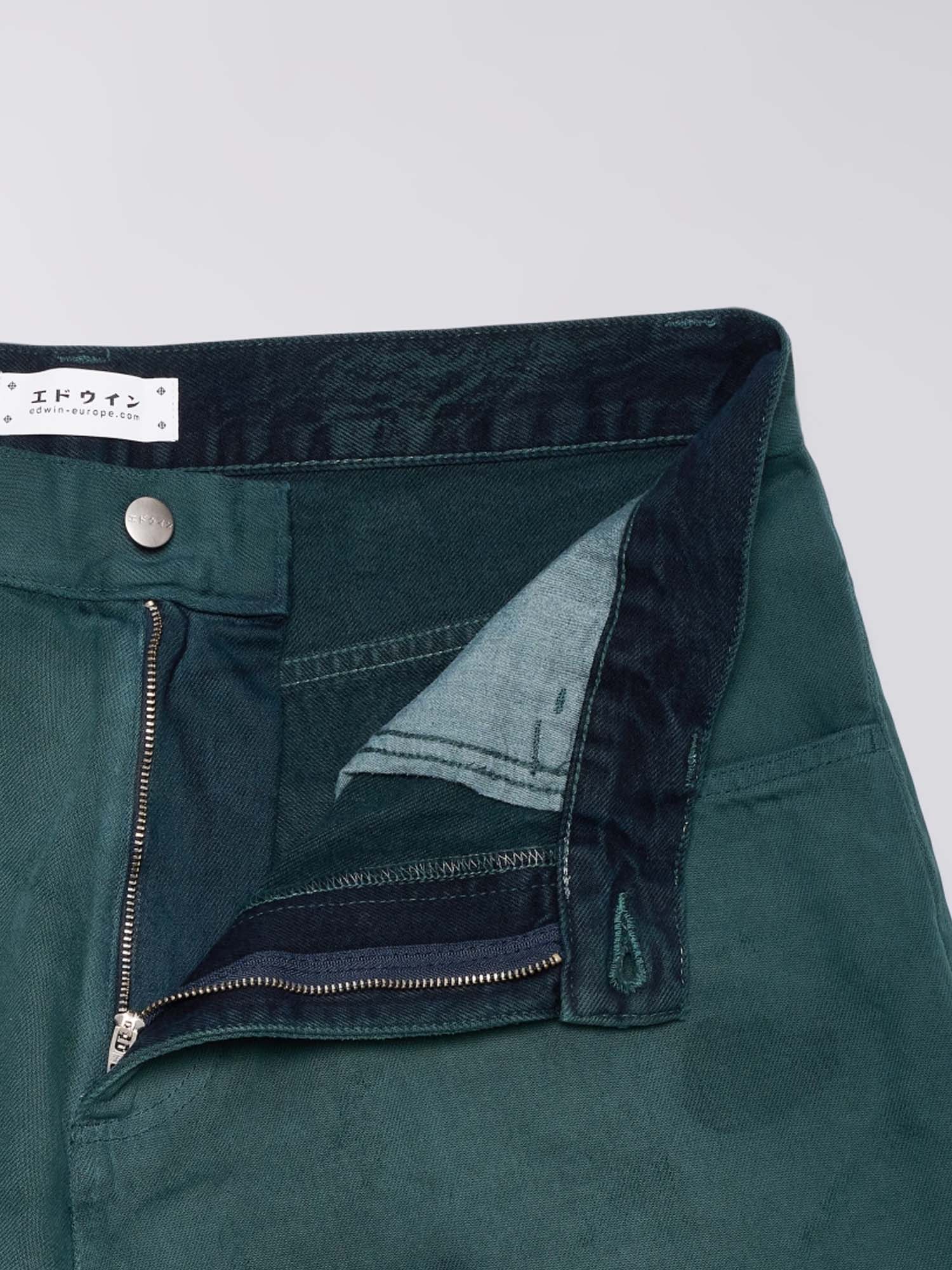Edwin Worker Short Verde