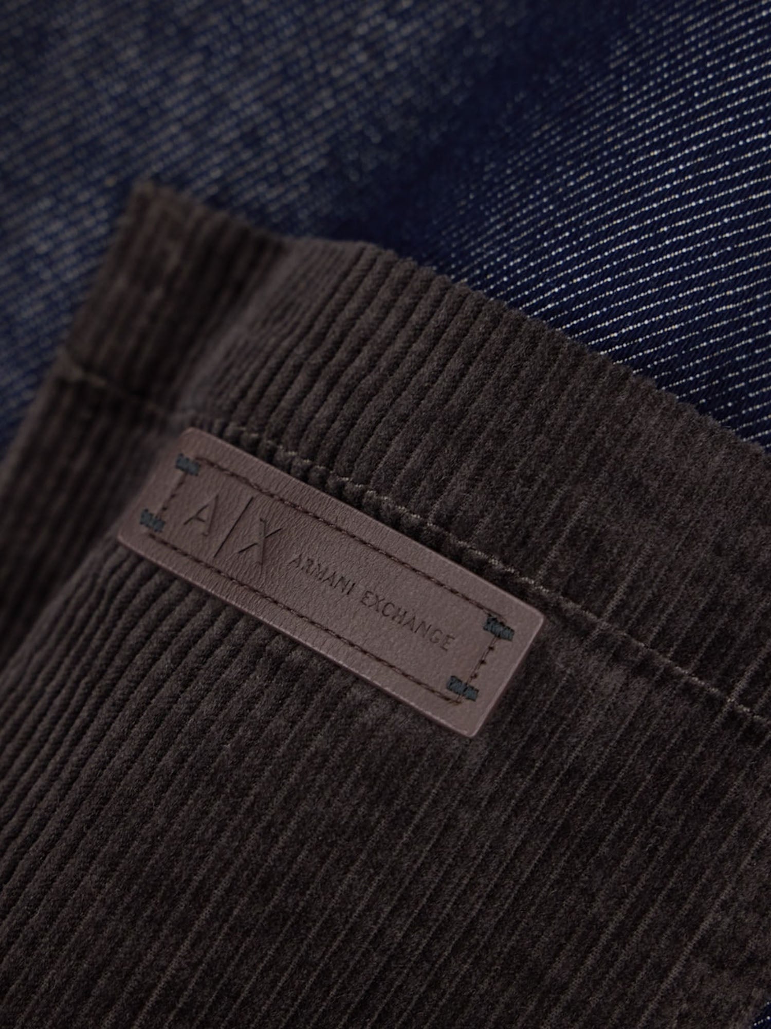 Armani Exchange Sovracamicia in denim con collo in velluto a coste Blu