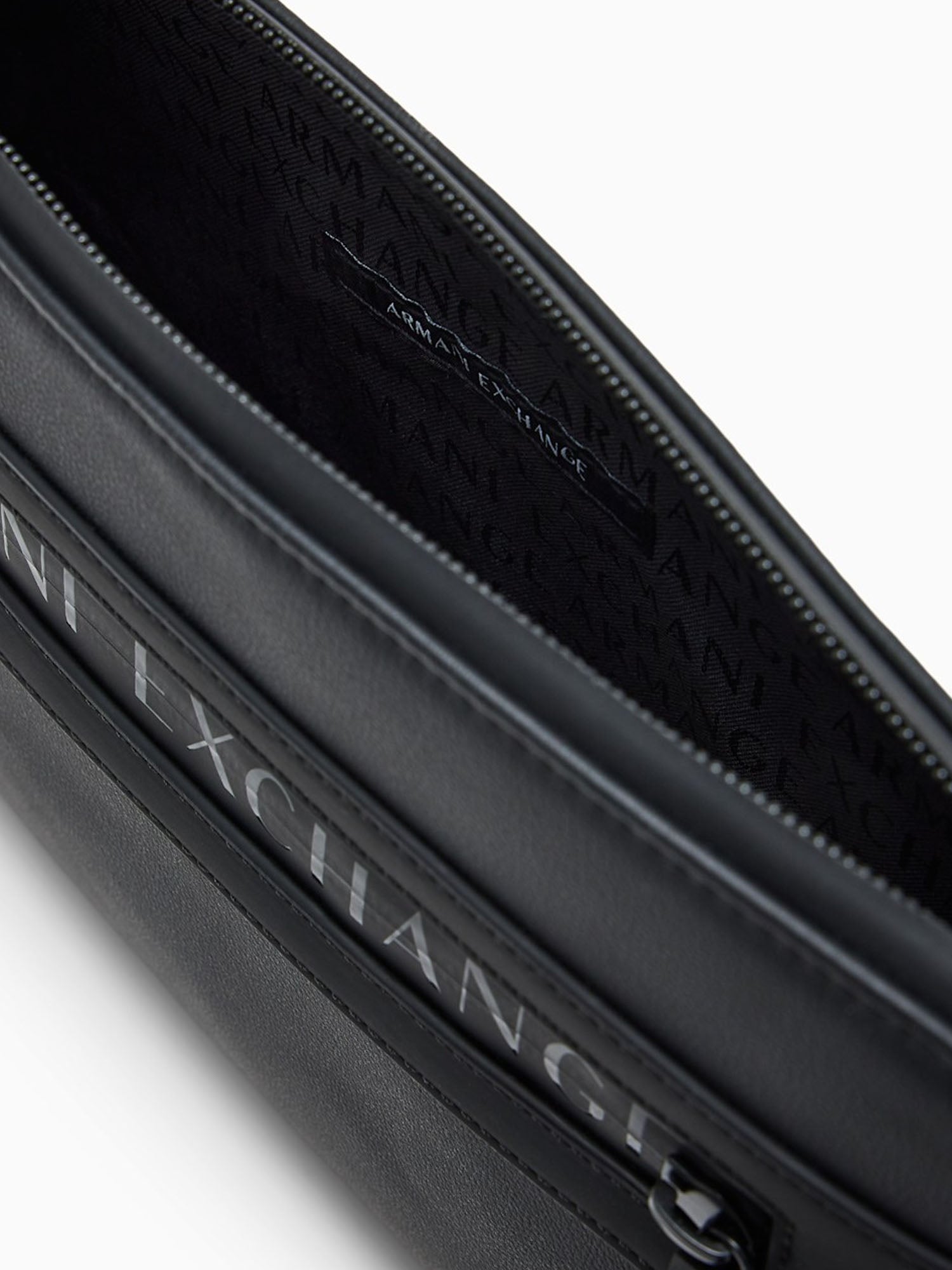 Armani Exchange Angel Pouch pochette in tessuto spalmato minimalista Nero