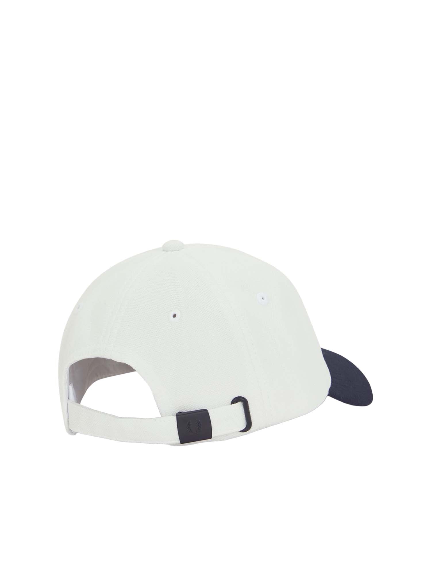 Fred Perry Cappellino In Piqué A Blocchi Di Colore Bianco