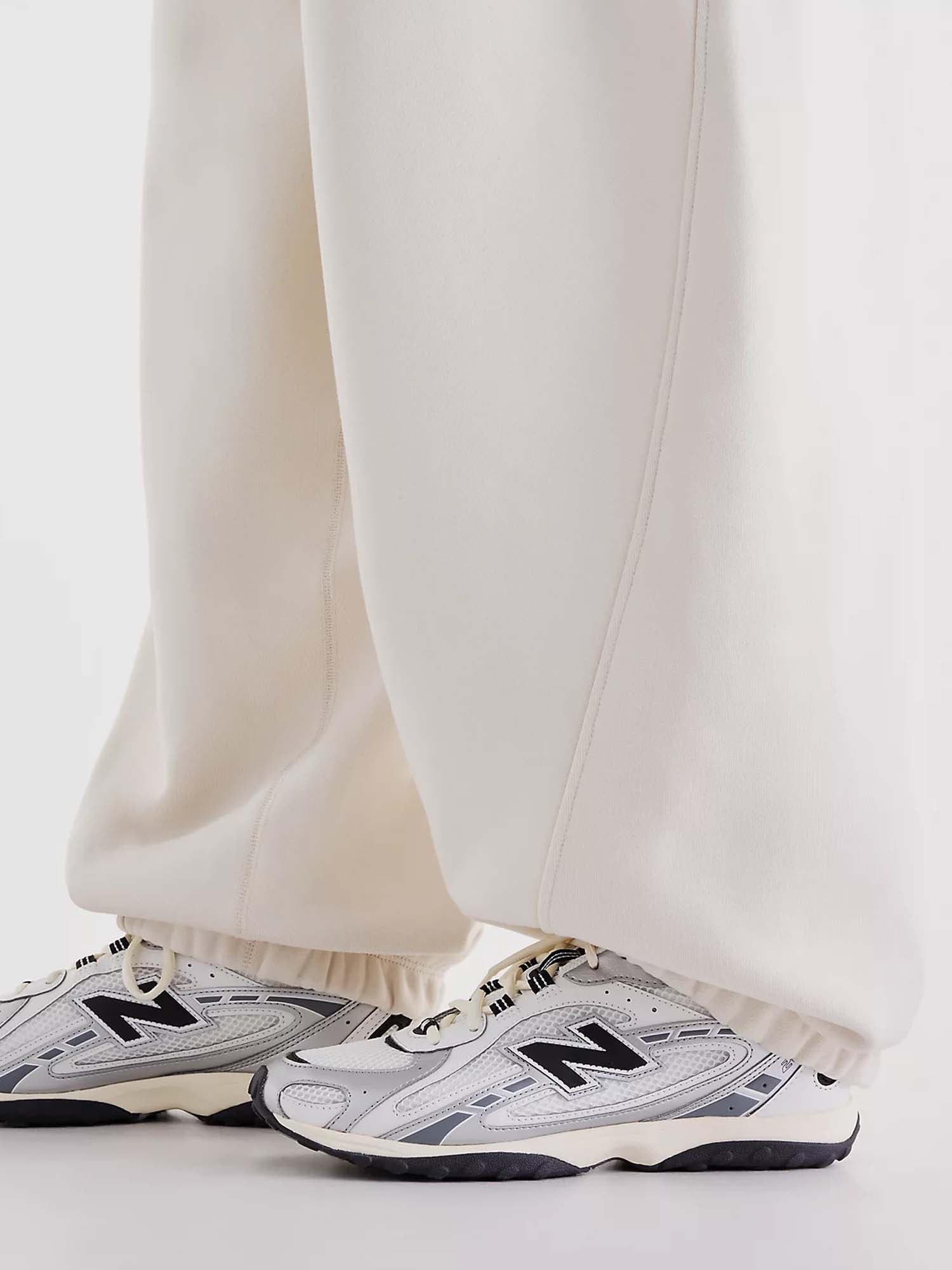 New Balance Pantaloni in pile Athletics Crafted da donna Bianco