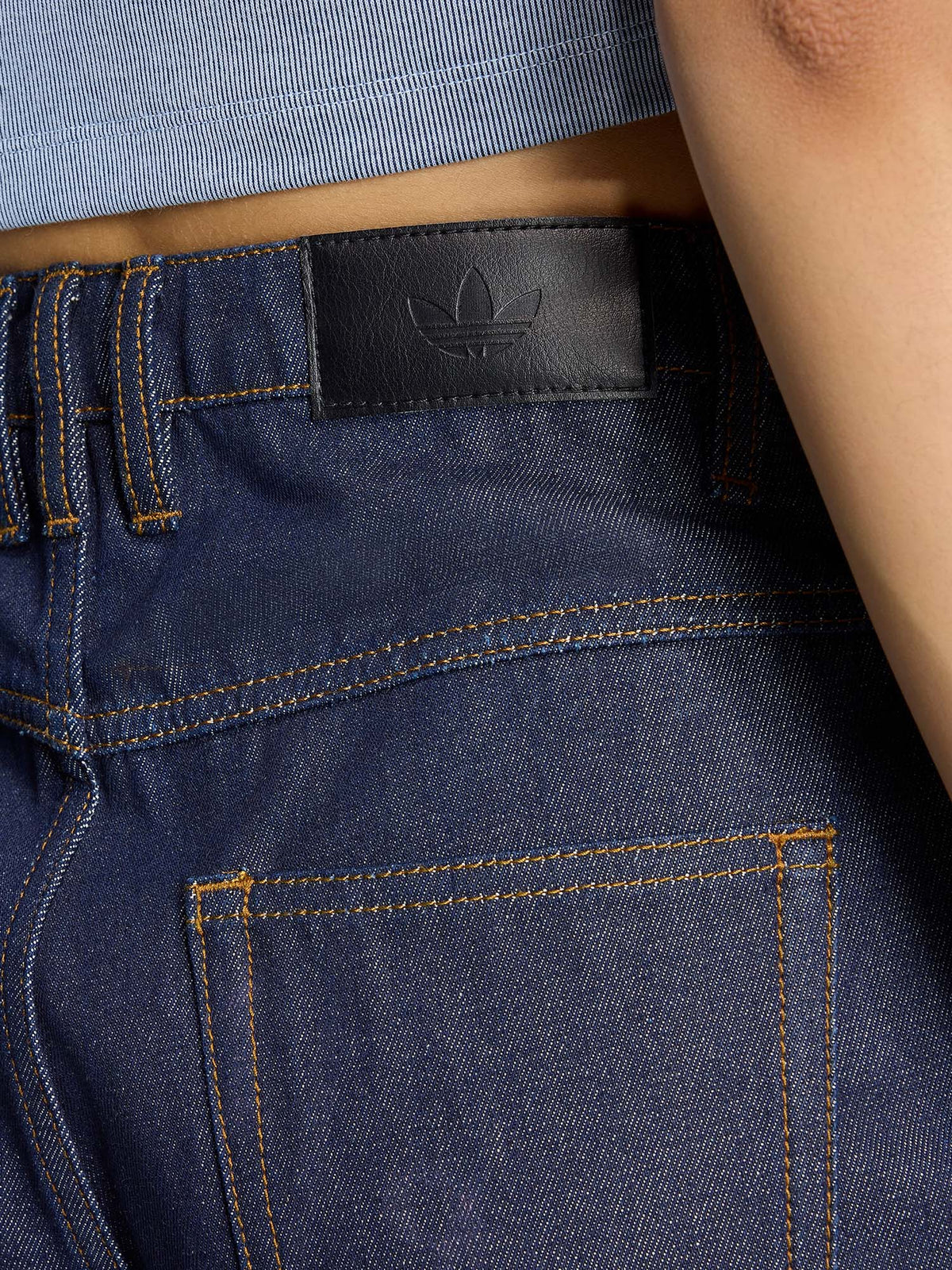 Adidas Pantaloni in Denim Firebird Mid Rise Straight Blu