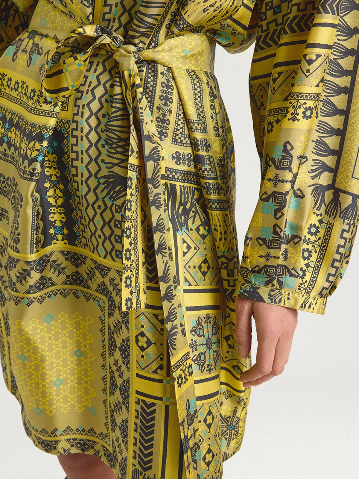 Momonì Abito corto blusonne Uma in twill di seta stampato Verde