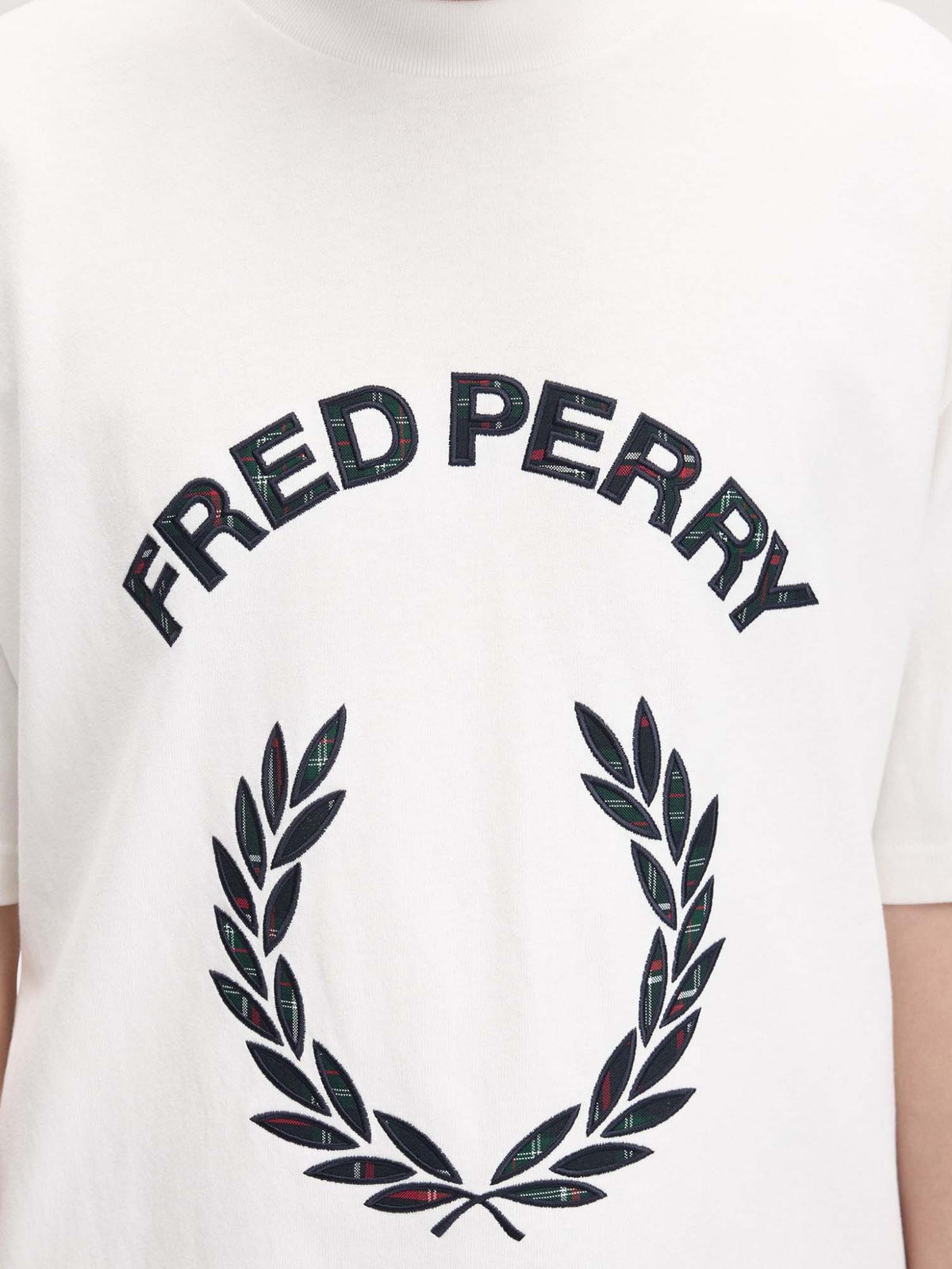 Fred Perry T-shirt con applicazione tartan Bianco