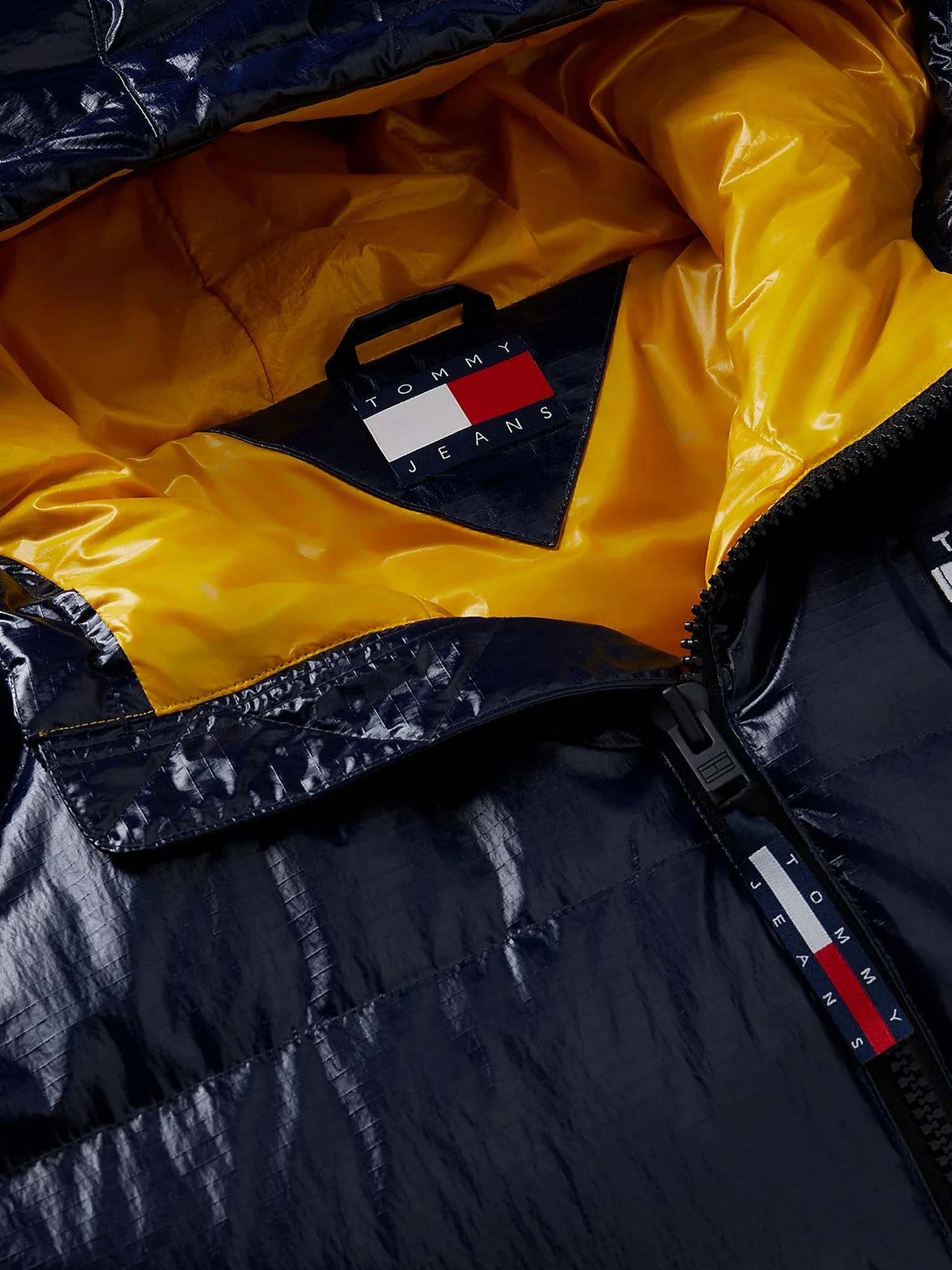 Tommy Jeans Piumino Alaska con finitura lucida e logo Blu