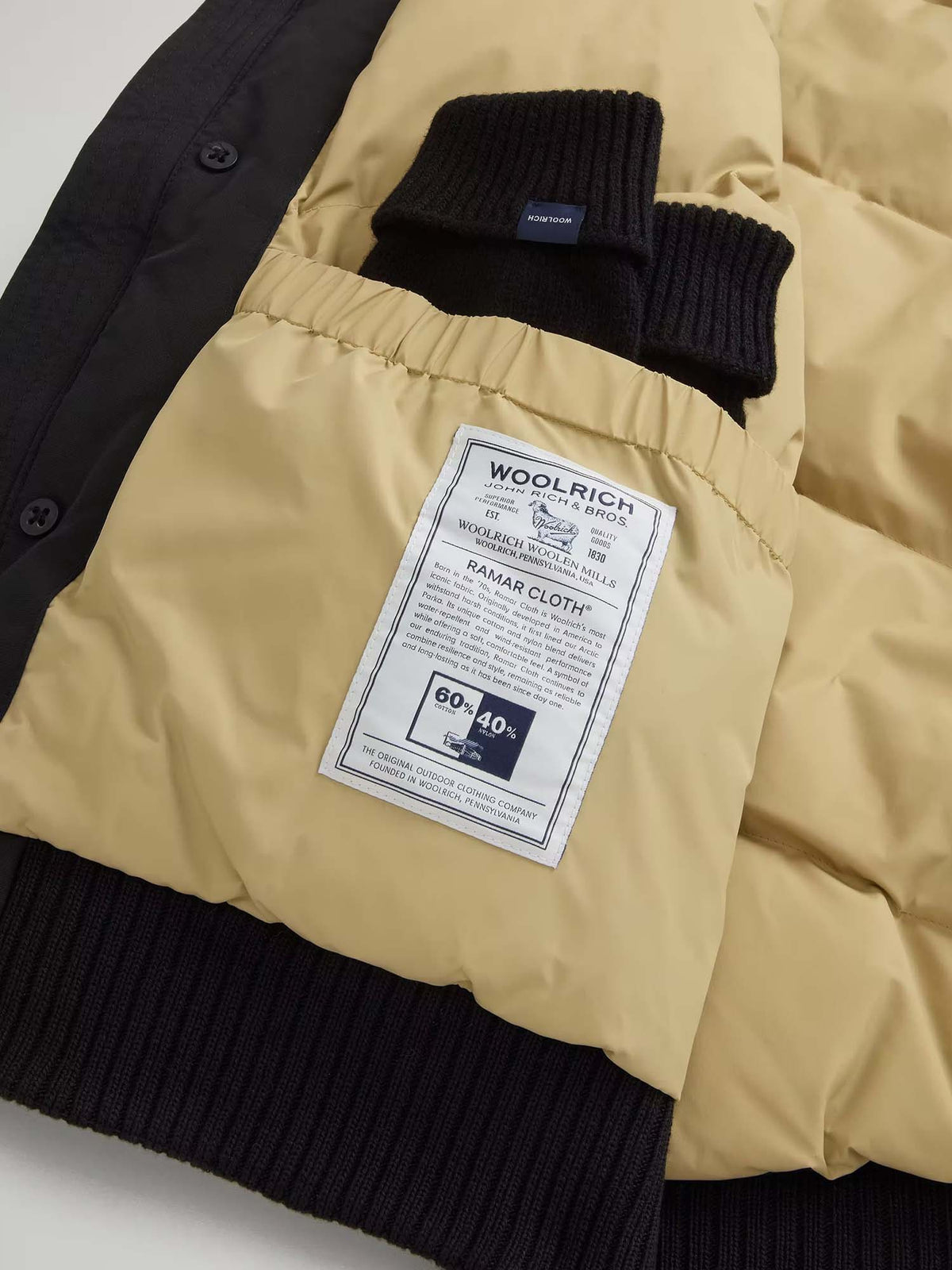 Woolrich Bomber Polar in Ramar Cloth imbottito con cappuccio Nero