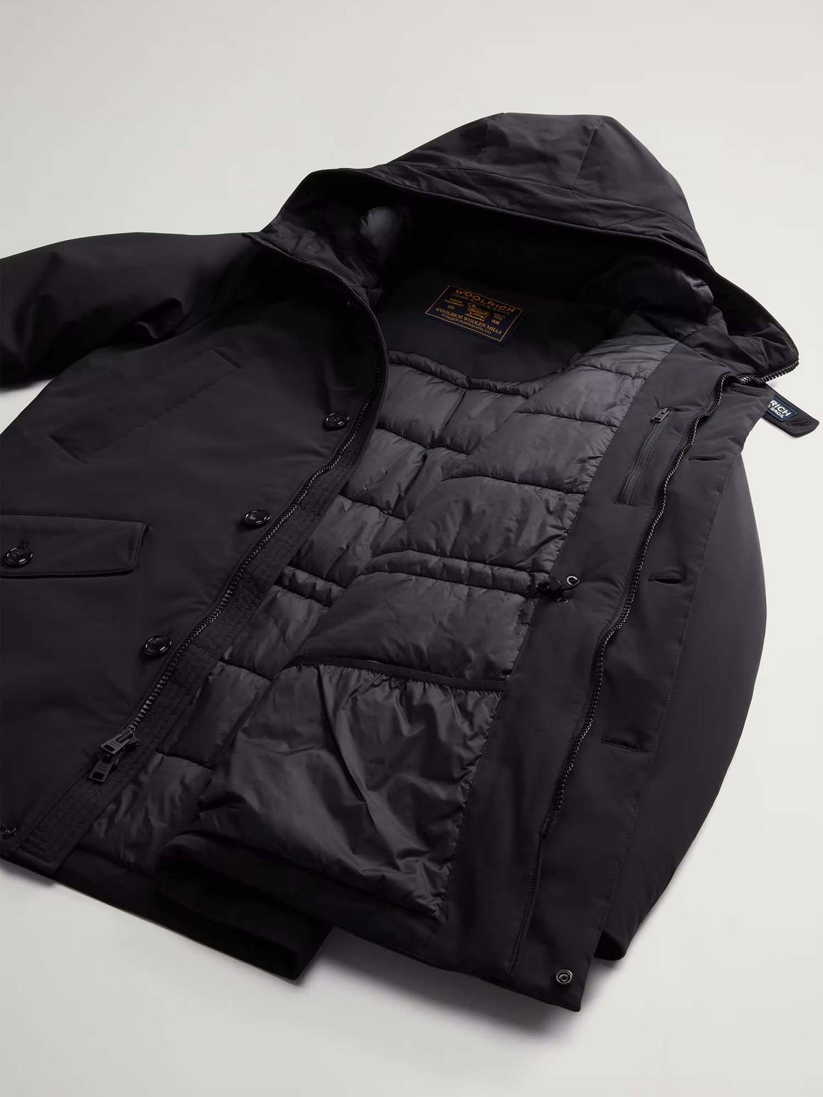 Woolrich Parka in Light Stretch imbottito con cappuccio Nero
