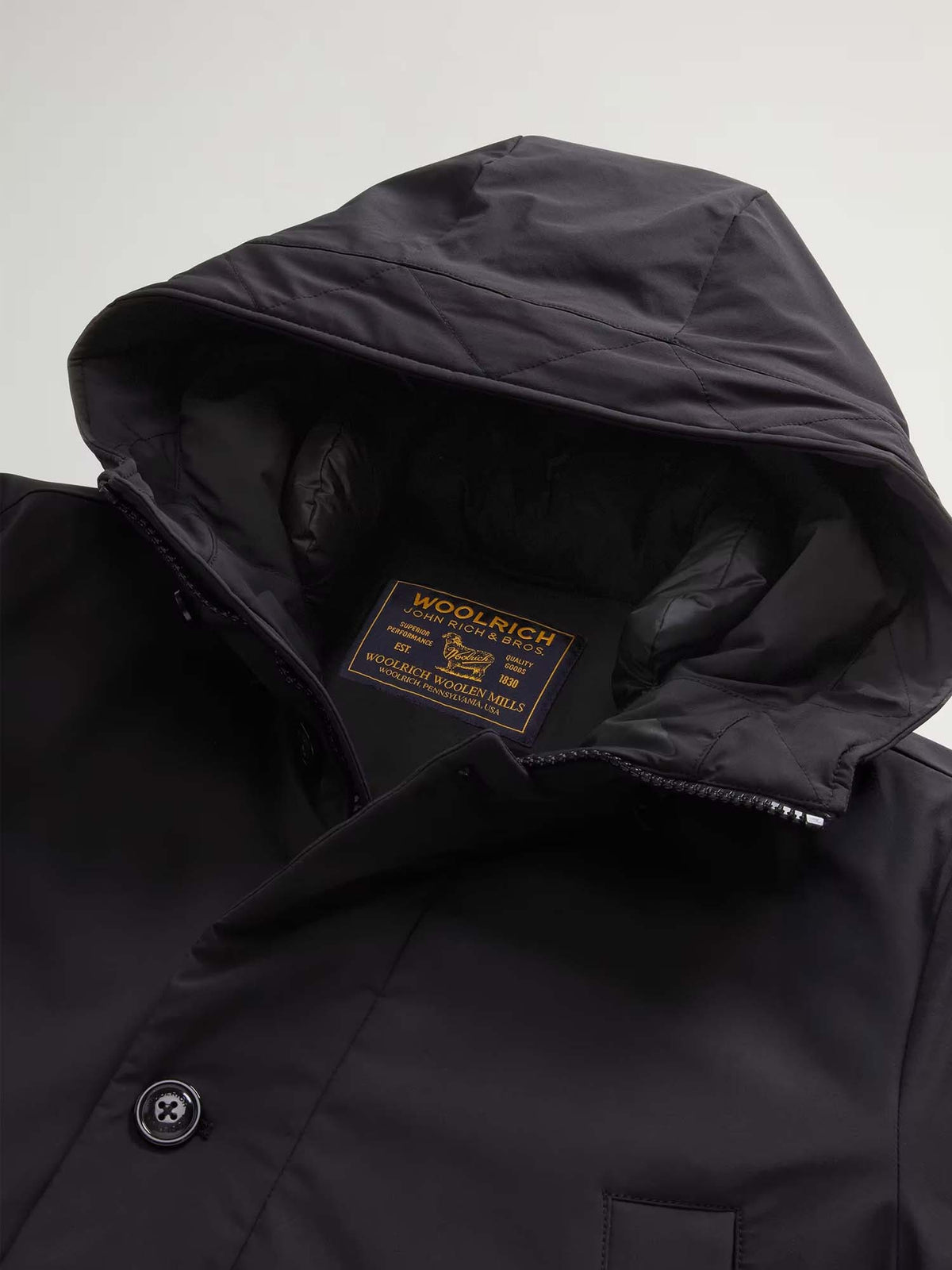 Woolrich Parka in Light Stretch imbottito con cappuccio Nero