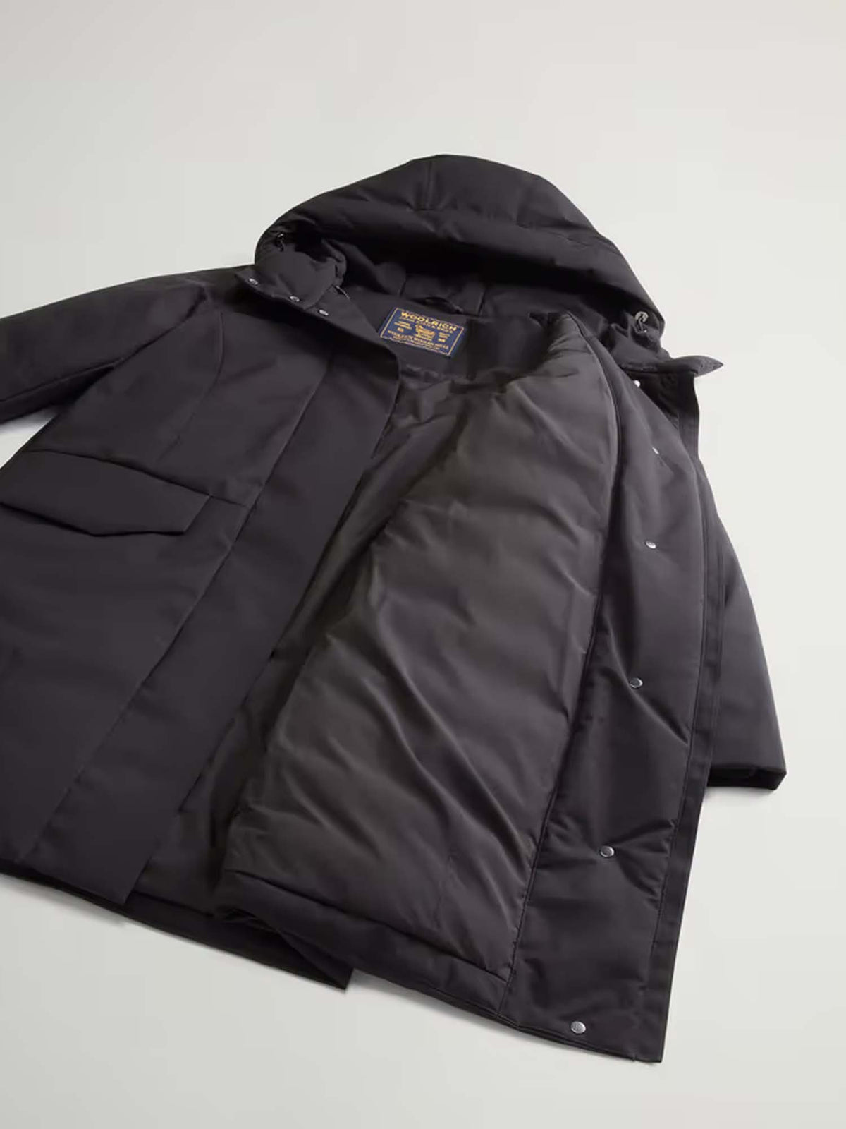 Woolrich Parka in Light Stretch imbottito con cappuccio Nero