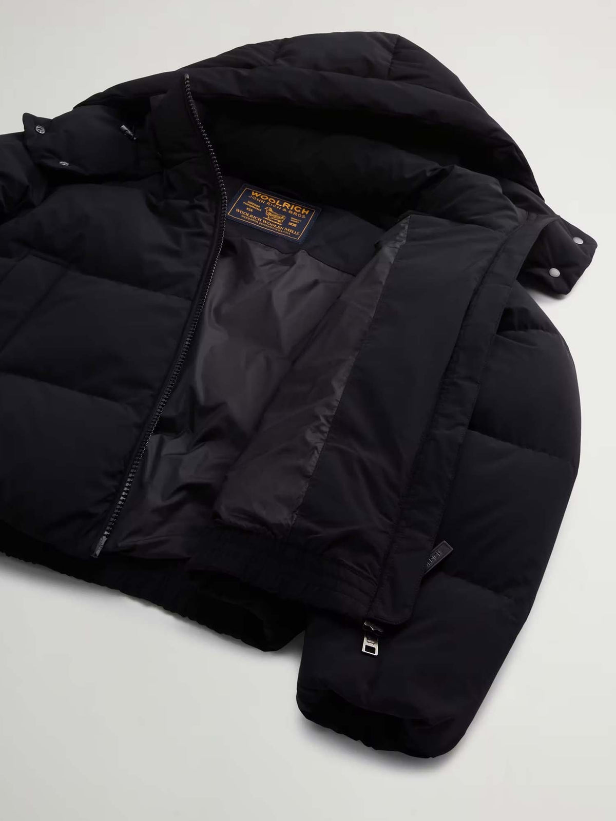 Woolrich Piumino Madison in nylon elasticizzato con cappuccio rimovibile Nero