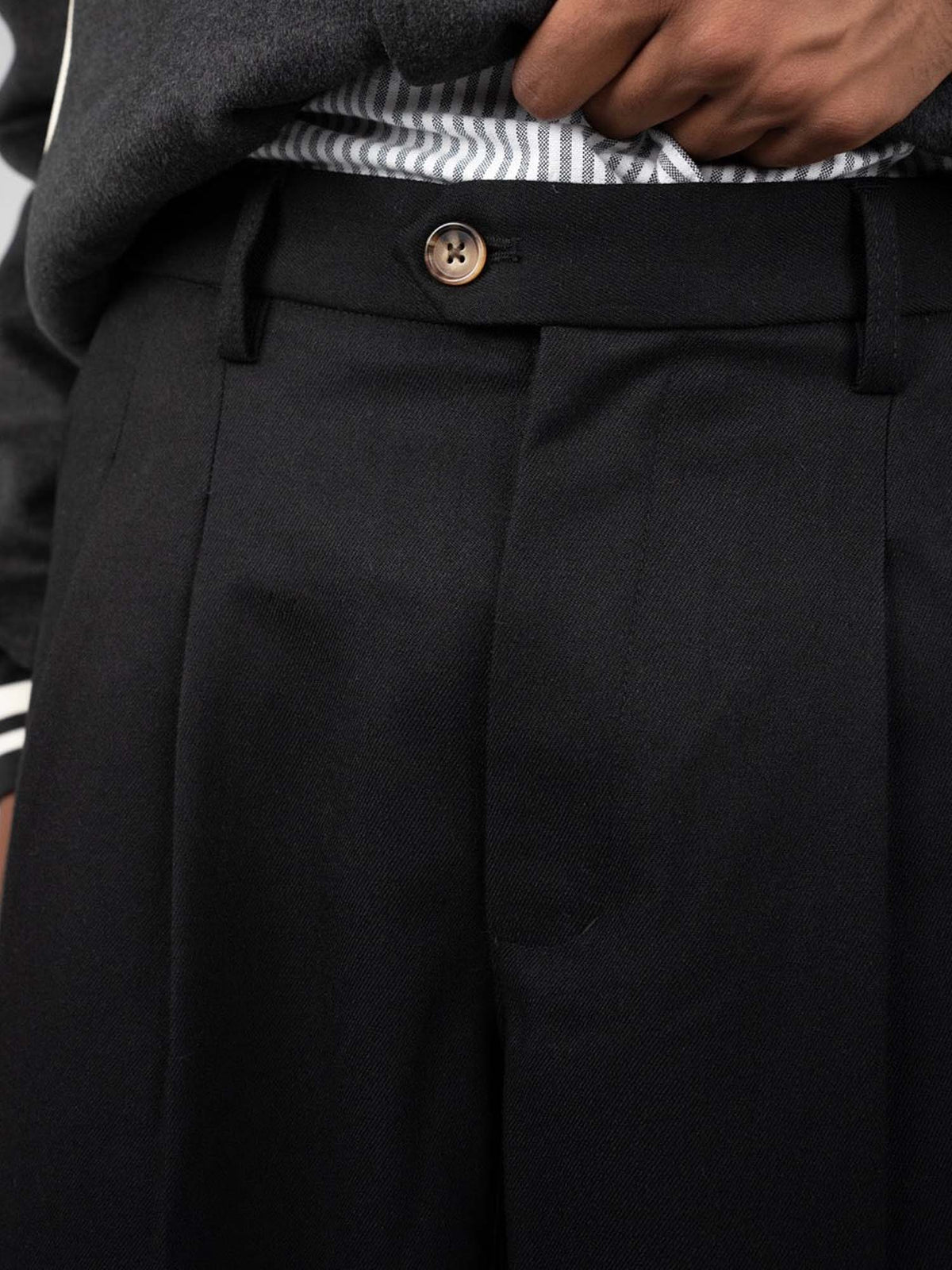 Prohibited Heritage Pleated Pants Nero