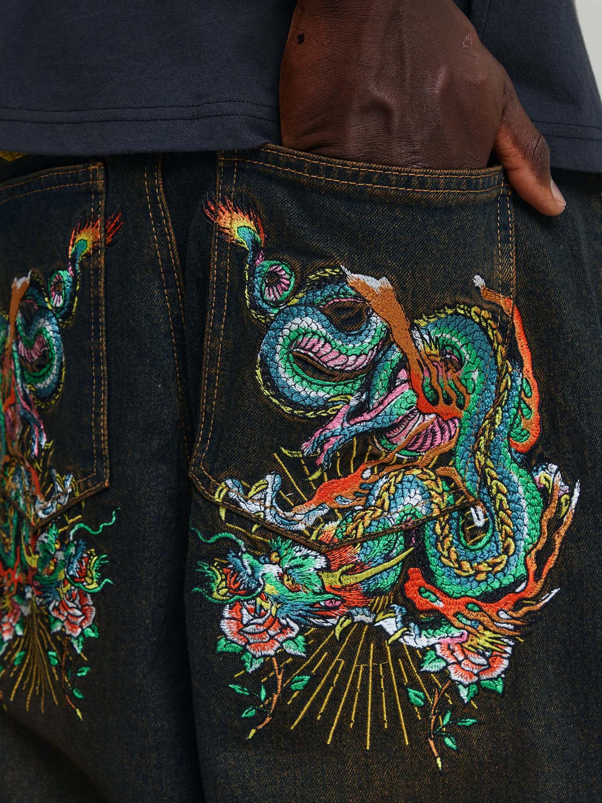 Ed Hardy Mens Slithering Dragon Embroidered Xxtra Jeans Grigio