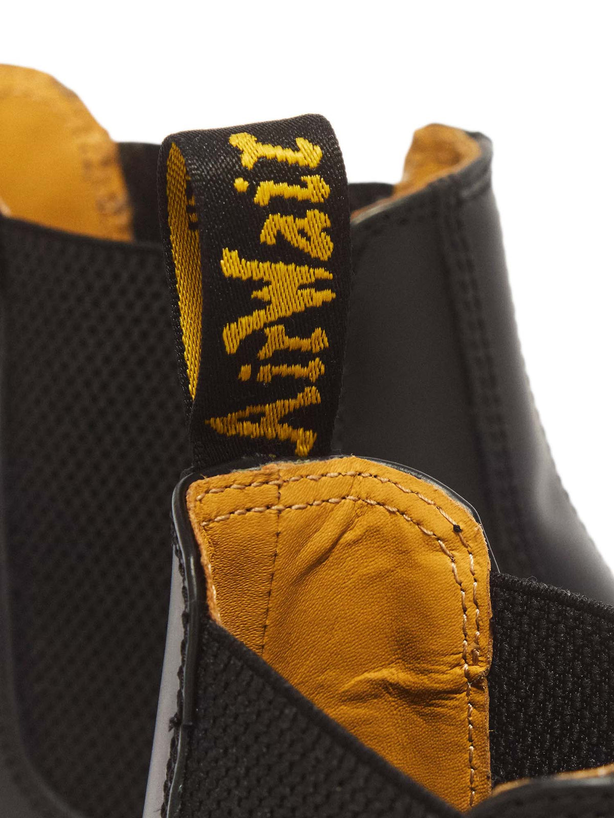 Dr. Martens Stivaletti Chelsea di pelle 2976 con cuciture gialle Smooth Nero