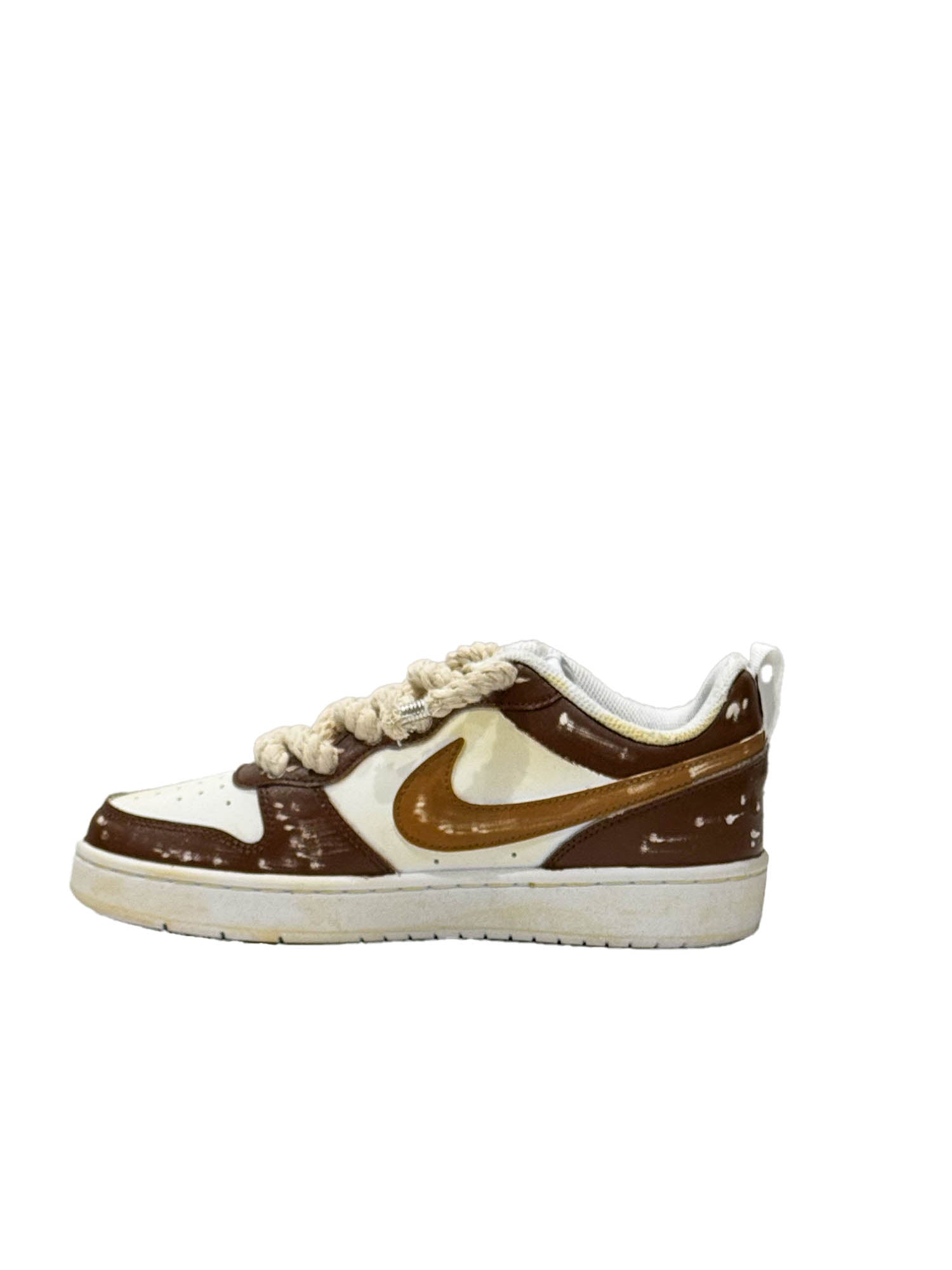 Seddys Nike Court Borough Donna Marrone