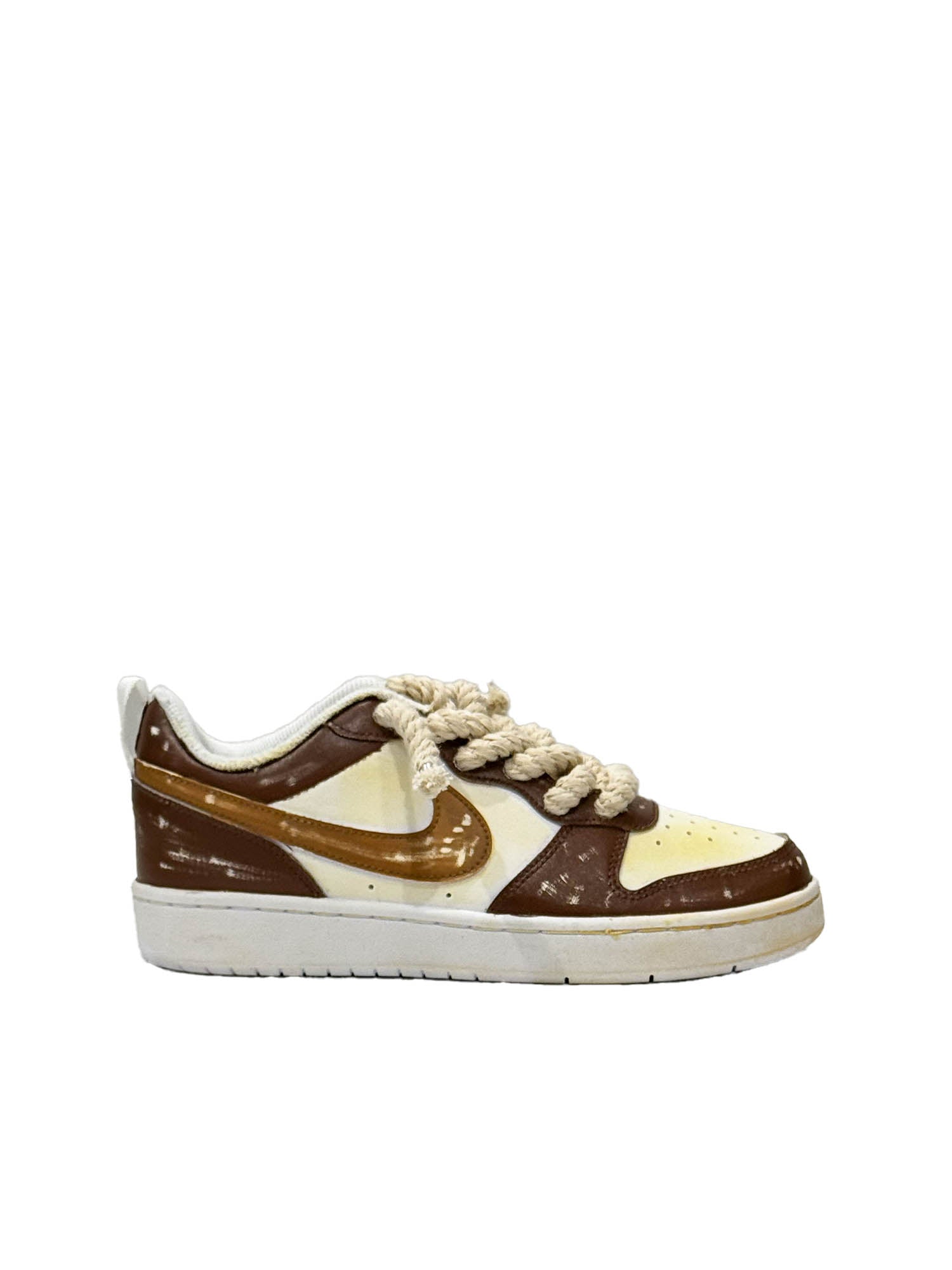 Seddys Nike Court Borough Donna Marrone